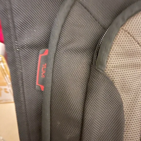 TUMI LUGGAGE 6733D TRI FOLD GARMENT BAG CARRY TYPE
TRAVEL - Picture 3 of 7